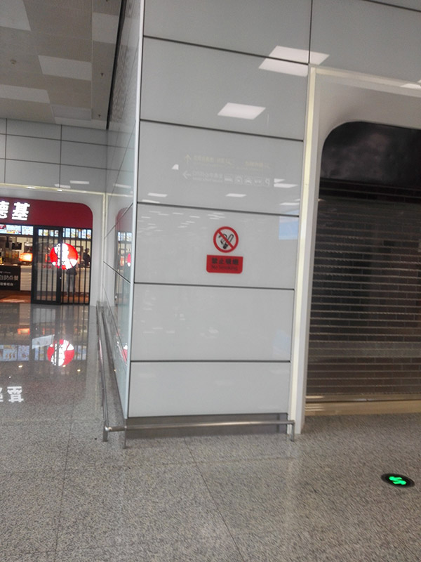 建筑、家具和家电钢化万搏·（中国区）体育官方网站油墨在室内隔断上的运用